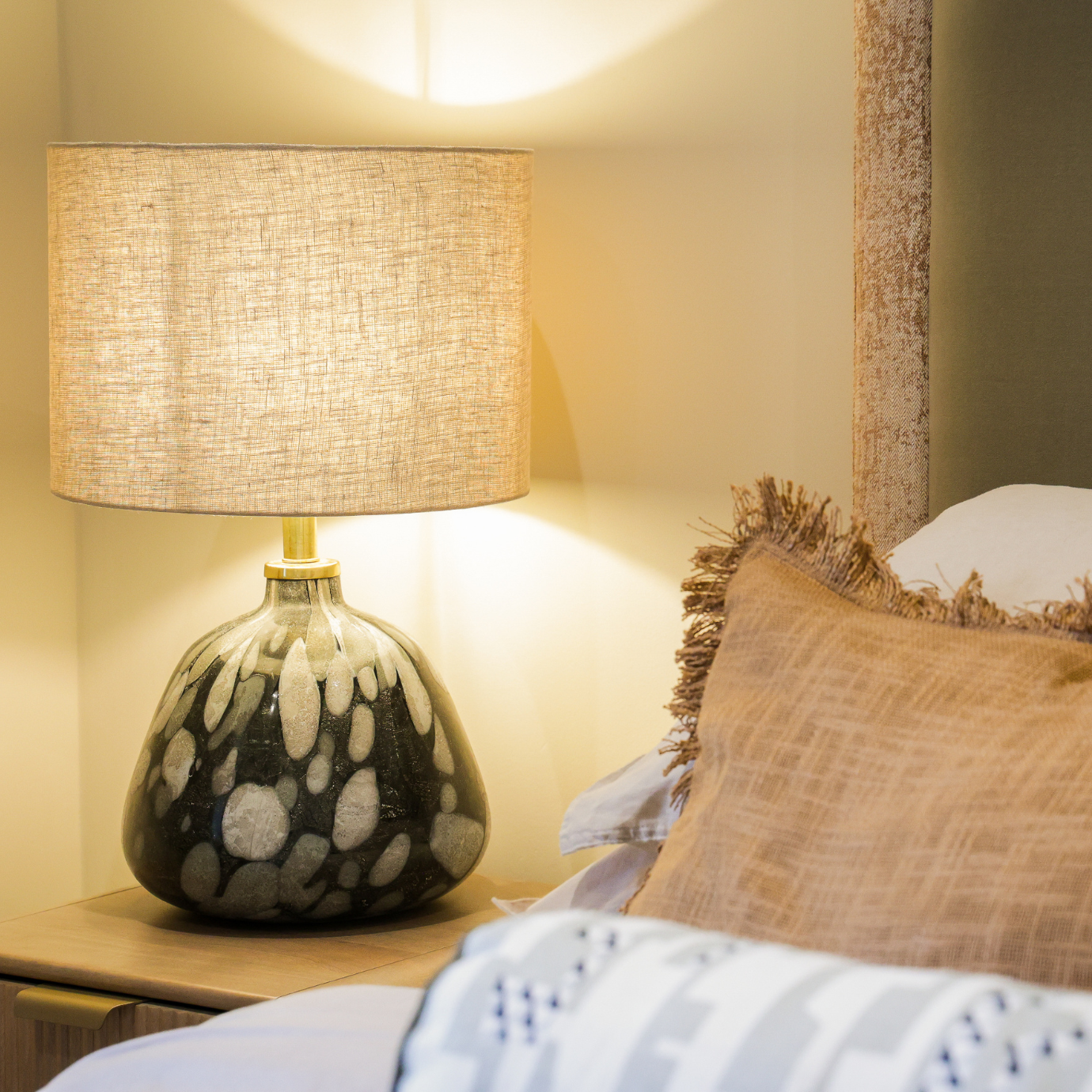 Lamp bedside 1380x1380