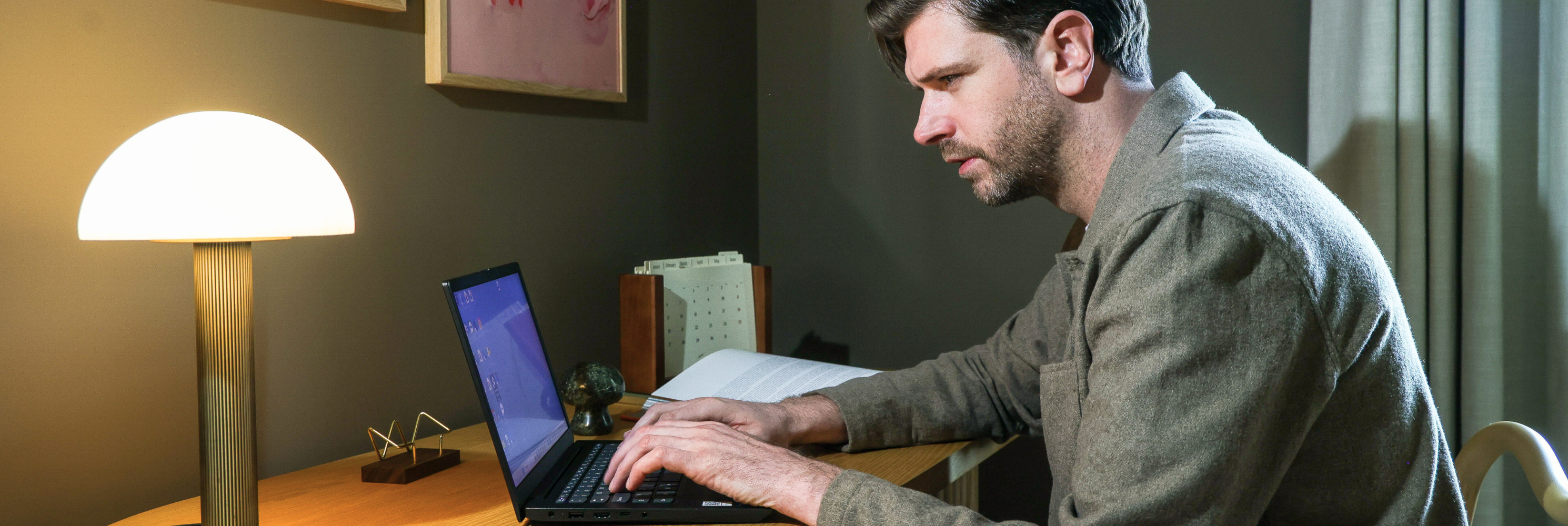 Piaras laptop 2980x1000px